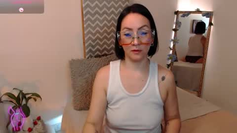 Kiara Bermont online show from October 2025 02:48:01 PM