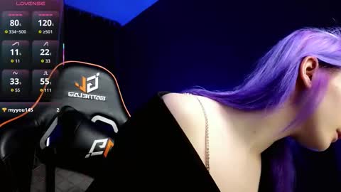 Kira online show from November 2025 09:04:02 PM