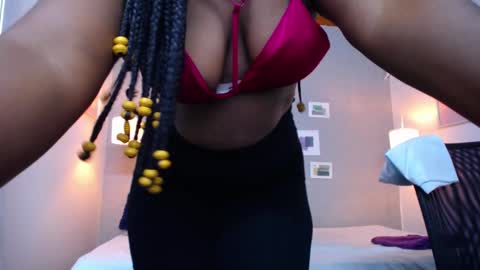 Snapshot of kiara_evanss chatting on December 2024 12:45:02 AM Kiara online show from December 2024 12:45:02 AM