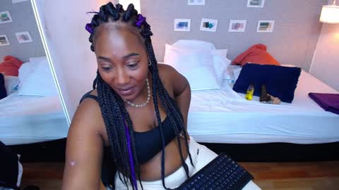 Snapshot of kiara_evanss chatting on January 2025 12:15:02 AM Kiara online show from January 2025 12:15:02 AM