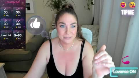 Snapshot of kierareines chatting on March 2026 12:01:02 AM Kiera Reines online show from March 2026 12:01:02 AM