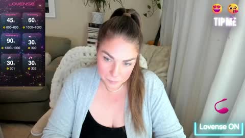 Snapshot of kierareines chatting on April 2026 01:54:01 AM Kiera Reines online show from April 2026 01:54:01 AM