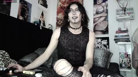 Snapshot of kiiller_queen chatting on April 2026 09:08:01 PM kenny online show from April 2026 09:08:01 PM