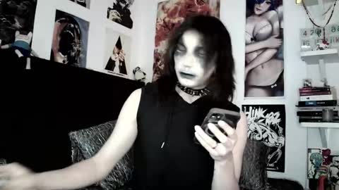 Snapshot of kiiller_queen chatting on May 2026 07:09:02 PM kenny online show from May 2026 07:09:02 PM