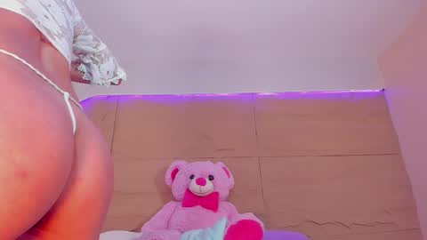 Snapshot of kiimcooper chatting on February 2025 10:04:02 AM KIM COOPER online show from February 2025 10:04:02 AM