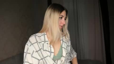 Bella online show from December 2025 11:48:01 AM