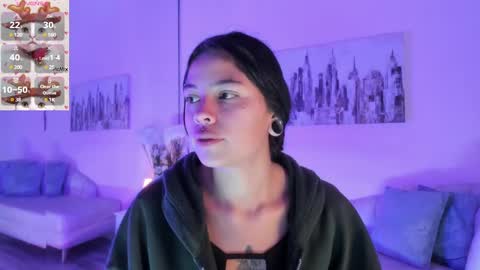 kIKI online show from December 2024 12:33:01 PM