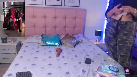 kIKI online show from September 2025 02:32:01 PM