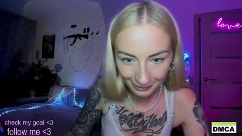 Kiki online show from September 2025 07:35:01 PM