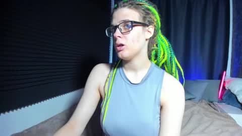 Kiki online show from October 2025 10:00:02 AM