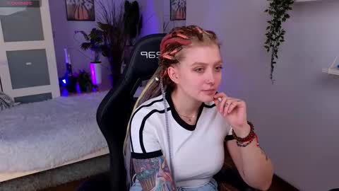 Kiki online show from November 2025 02:16:01 PM