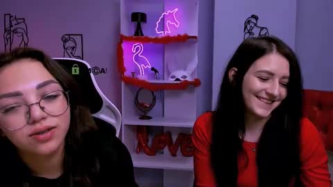 Snapshot of kiki_swan chatting on March 2025 08:20:02 PM kiki_swan online show from March 2025 08:20:02 PM