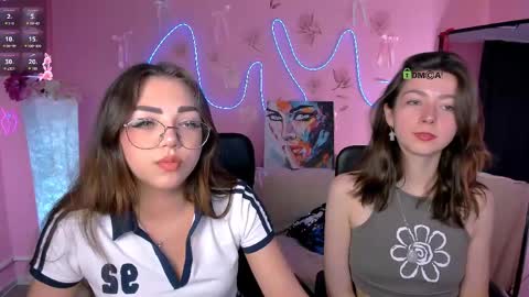 Snapshot of kiki_swan chatting on May 2026 07:18:02 PM kiki_swan online show from May 2026 07:18:02 PM
