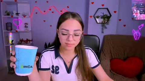 Snapshot of kiki_swan chatting on May 2026 05:49:01 AM kiki_swan online show from May 2026 05:49:01 AM
