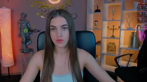 Snapshot of kiki_swan chatting on June 2026 12:28:02 PM kiki_swan online show from June 2026 12:28:02 PM