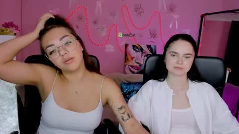 Snapshot of kiki_swan chatting on July 2026 09:11:02 AM kiki_swan online show from July 2026 09:11:02 AM