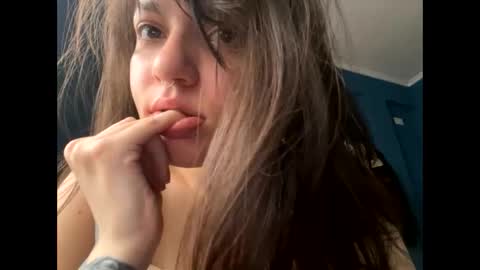 kikilove15 online show from May 2026 05:17:02 PM