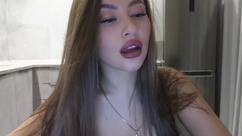 EvaAnna online show from December 2024 09:24:02 PM