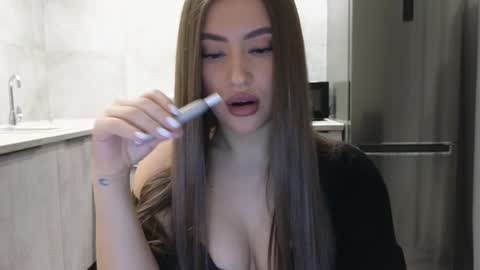 EvaAnna online show from February 2025 03:15:02 PM