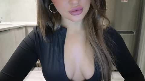 EvaAnna online show from September 2025 09:28:02 PM