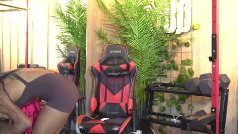 Kim online show from October 2025 01:12:01 PM