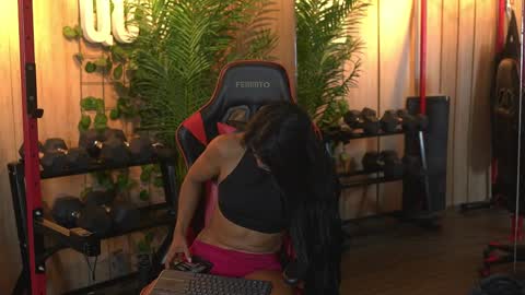 Kim online show from November 2025 12:59:02 PM