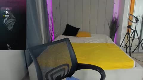 Kim online show from March 2025 09:05:02 PM