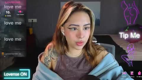 Kim online show from November 2025 05:07:01 AM