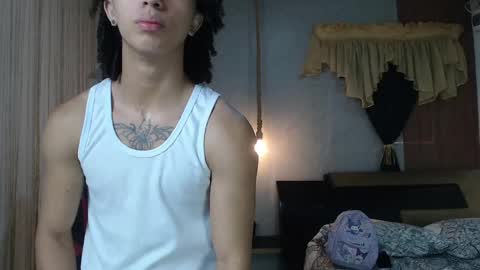 Snapshot of kim_curly_ chatting on May 2026 01:16:02 PM KIM online show from May 2026 01:16:02 PM