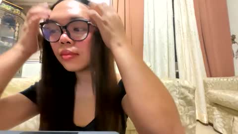 Snapshot of kim_kyile chatting on April 2026 04:12:02 PM KYLIE online show from April 2026 04:12:02 PM