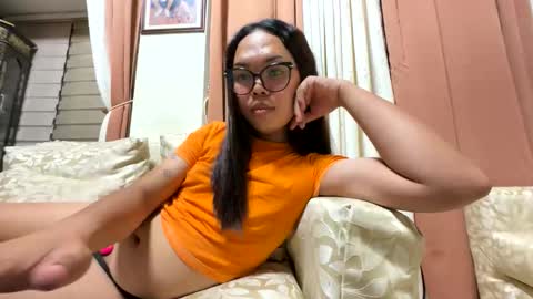 Snapshot of kim_kyile chatting on April 2026 07:18:02 PM KYLIE online show from April 2026 07:18:02 PM