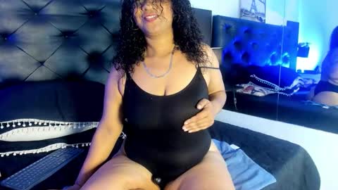 Kim Marquez online show from November 2025 10:34:02 PM