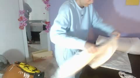 Snapshot of kimandyuk chatting on February 2025 02:42:02 AM Kim  Yuk online show from February 2025 02:42:02 AM