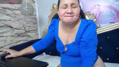kimberly online show from October 2025 07:45:01 PM