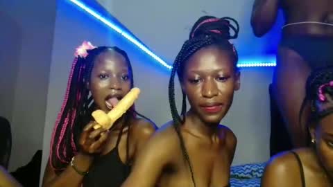 Kimberly online show from November 2025 05:57:01 PM