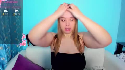 Snapshot of kimberly_mm chatting on February 2026 02:53:02 PM kimberly_mm online show from February 2026 02:53:02 PM