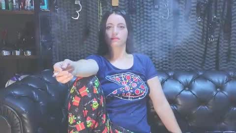 Snapshot of kimberly_swan_ chatting on January 2025 10:28:02 PM KIMBERLY SWAN online show from January 2025 10:28:02 PM