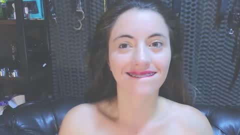 Snapshot of kimberly_swan_ chatting on January 2025 08:39:01 PM KIMBERLY SWAN online show from January 2025 08:39:01 PM