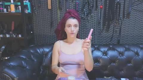 Snapshot of kimberly_swan_ chatting on January 2025 11:24:01 PM KIMBERLY SWAN online show from January 2025 11:24:01 PM