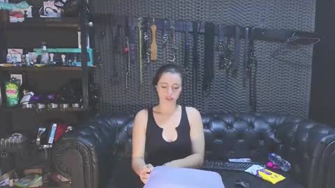 Snapshot of kimberly_swan_ chatting on February 2025 03:43:01 PM KIMBERLY SWAN online show from February 2025 03:43:01 PM