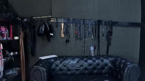 Snapshot of kimberly_swan_ chatting on November 2025 11:37:02 PM KIMBERLY SWAN online show from November 2025 11:37:02 PM