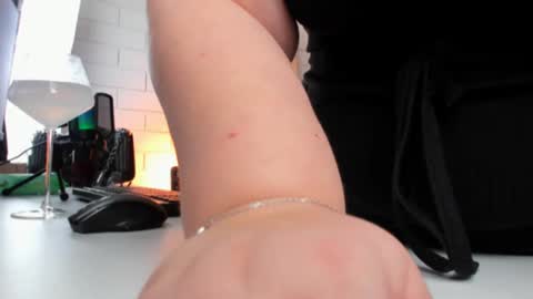 Snapshot of kimberlymaran chatting on February 2025 03:17:02 PM The one that you wont be able to forget online show from February 2025 03:17:02 PM