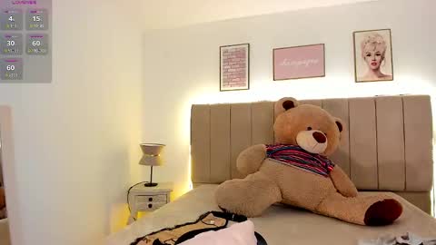 Kim  online show from November 2025 04:00:01 AM