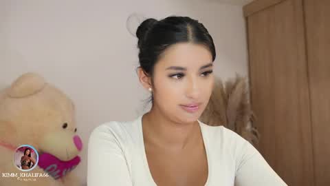 Kim  online show from April 2026 12:48:02 AM