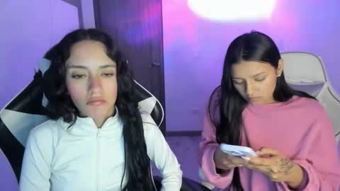 kimmi online show from November 2025 11:25:01 PM