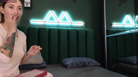 Kimmie online show from December 2024 07:25:02 PM