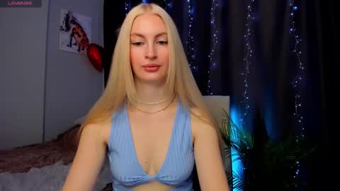 kimmy1_powell online show from October 2025 04:12:02 AM