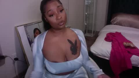 kimmyluxx online show from February 2025 04:28:02 AM