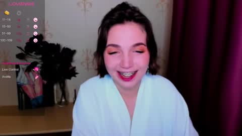 Hazel online show from September 2025 08:25:01 PM