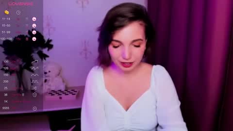 Hazel online show from November 2025 10:37:01 PM